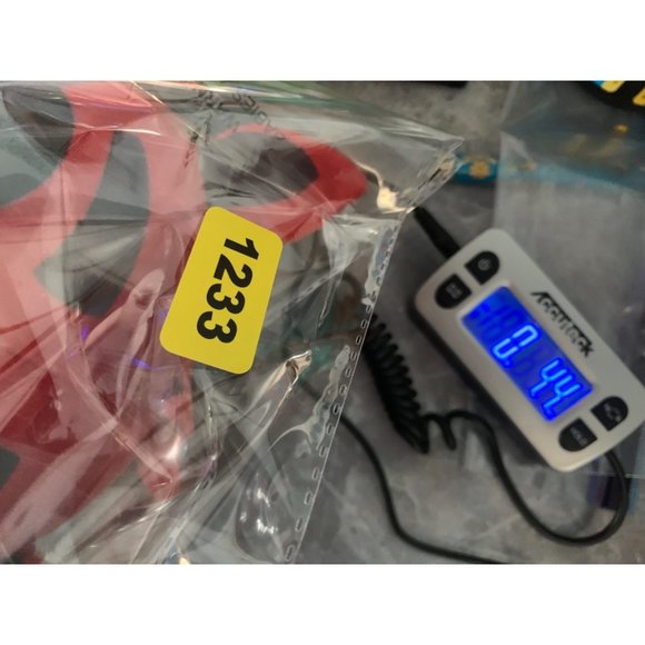 Five Nights at Freddy’s 2017 10 Inch Red Plush Freddy’s Foxy Stuffed Animal - Picture 8 of 8